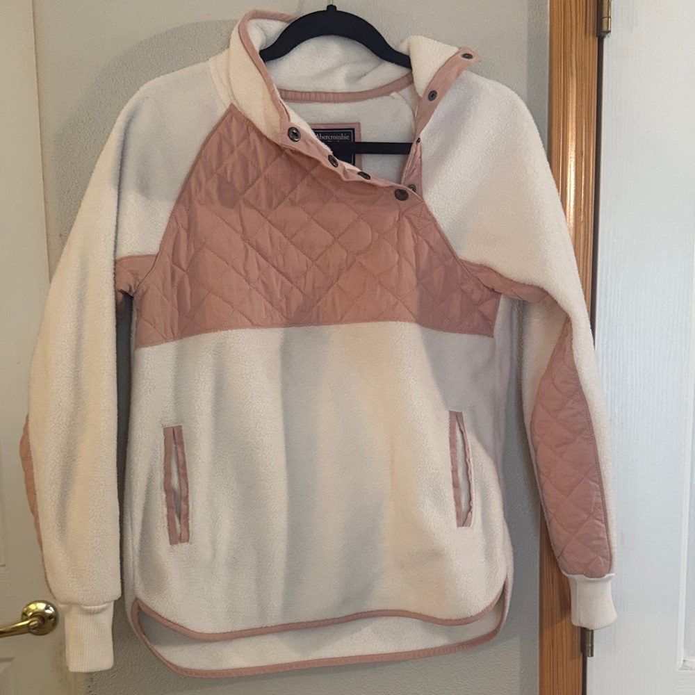 Abercrombie & Fitch Cream and Pink Quilted Pullover